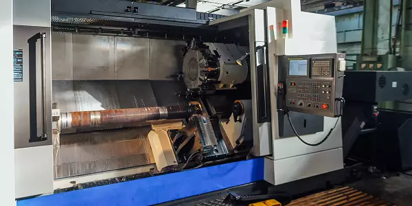 Maschinenprüfung nach DGUV V3 – zertifizierte Elektroprüfung für Produktionsmaschinen und CNC-Anlagen in der Bodenseeregion