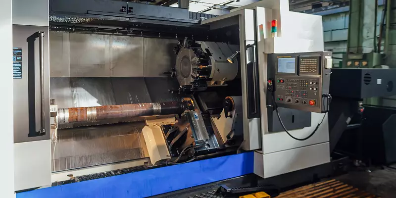 Maschinenprüfung nach DGUV V3 – zertifizierte Elektroprüfung für Produktionsmaschinen und CNC-Anlagen in der Bodenseeregion