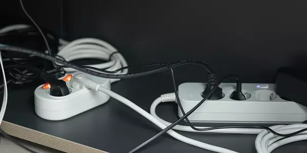 Prüfung ortsveränderlicher Betriebsmittel nach DGUV V3 – Elektrowerkzeuge und Geräte geprüft von e-safety24 in der Bodenseeregion